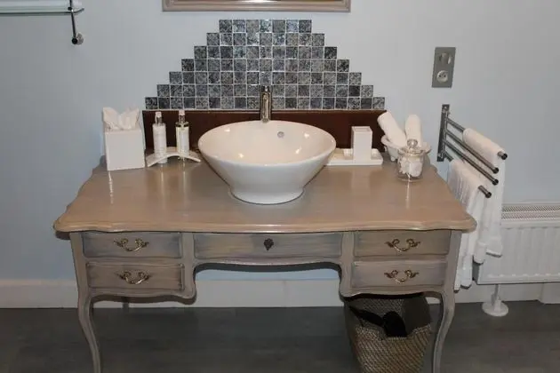 Tek Büyük Yataklı Oda, Avlu Manzaralı (Le Jardin)