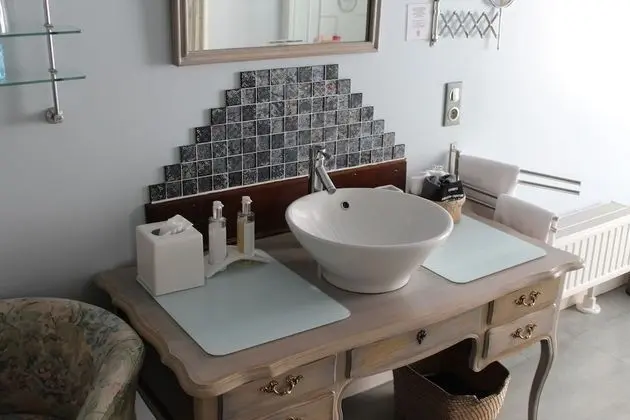 Tek Büyük Yataklı Oda, Avlu Manzaralı (Le Jardin)