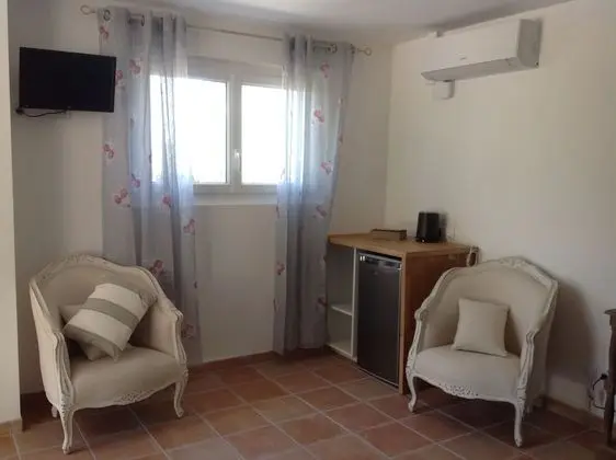 Tek Büyük Yataklı Oda (Mimosa)