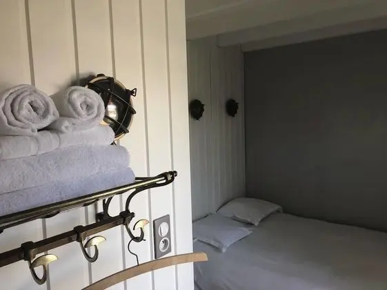 Oda, 1 Çift Kişilik Yatak, Sigara İçilmez