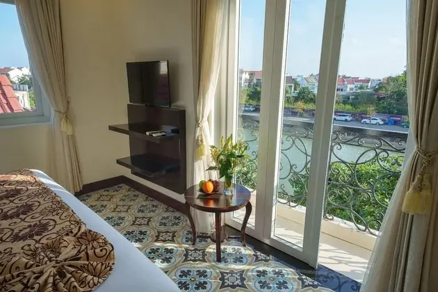 Deluxe Tek Büyük Yataklı Oda, Nehir Manzaralı