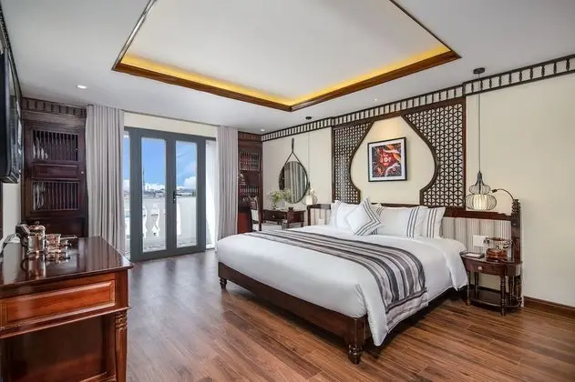 Deluxe Tek Büyük Yataklı Oda, Balkon, Şehir Manzaralı