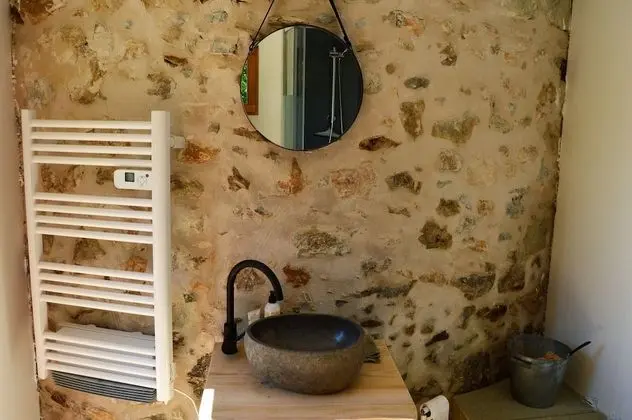 Dağ Evi, Özel Banyo (Pigeonnier)