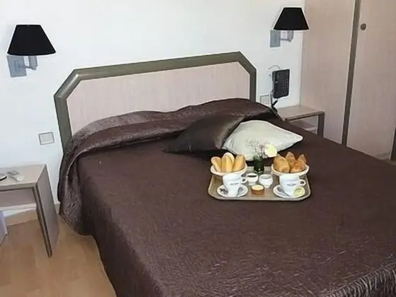 Standard Tek Büyük Yataklı Oda