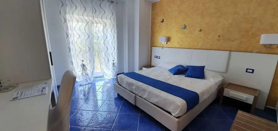 Tek Büyük veya İki Ayrı Yataklı Oda