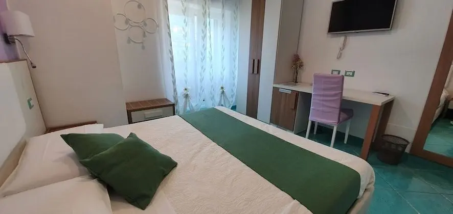 Tek Büyük Yataklı Oda