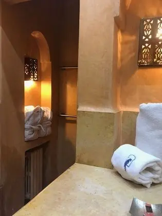 Tek Büyük Yataklı Oda, 1 Büyük (Queen) Boy Yatak, Teras, Havuz Manzaralı