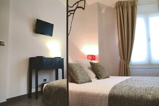 Tek Büyük Yataklı Oda, 1 Çift Kişilik Yatak