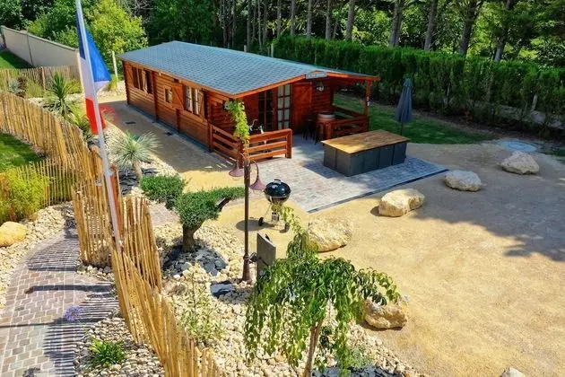 Family Kır Evi, Özel Banyo, Havuz Manzaralı (LE PETIT CHAMPIGNY)