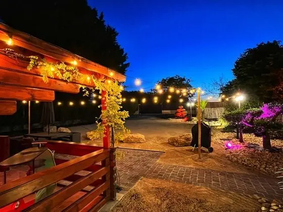 Family Kır Evi, Özel Banyo, Havuz Manzaralı (LE PETIT CHAMPIGNY)