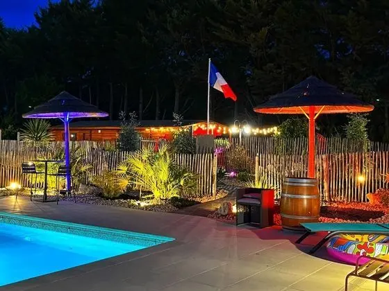 Family Kır Evi, Özel Banyo, Havuz Manzaralı (LE PETIT CHAMPIGNY)