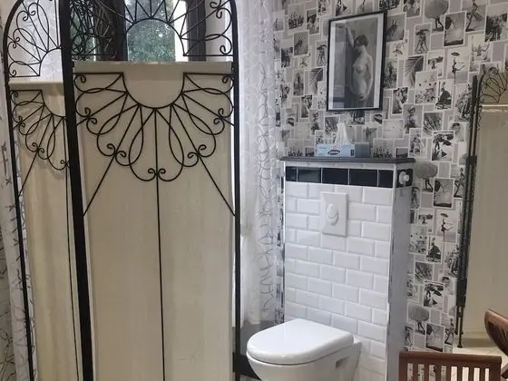 Luxury Tek Büyük Yataklı Oda, Banyolu/Duşlu, Park Manzaralı (CHAMBRE NUMERO 5)