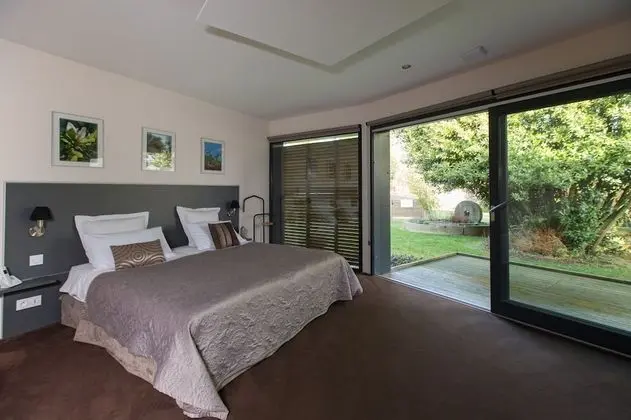 Deluxe Tek Büyük Yataklı Oda (Club Piscine)