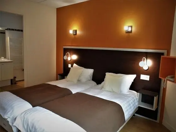 İki Ayrı Yataklı Oda, Banyolu/Duşlu