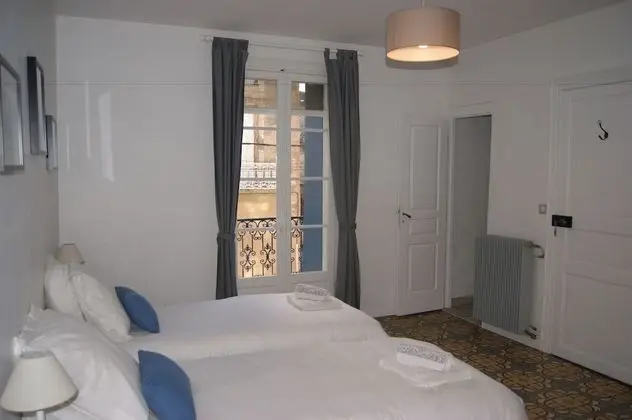 Tek Büyük veya İki Ayrı Yataklı Oda, Banyolu/Duşlu (b. No2 Chambre)