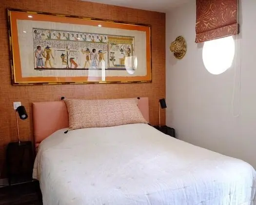 Tek Büyük Yataklı Oda (Coloniale)