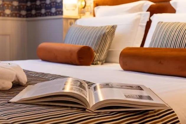 Classic Tek Büyük Yataklı Oda