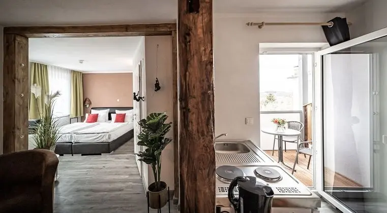 Tek Büyük Yataklı Oda, Balkon