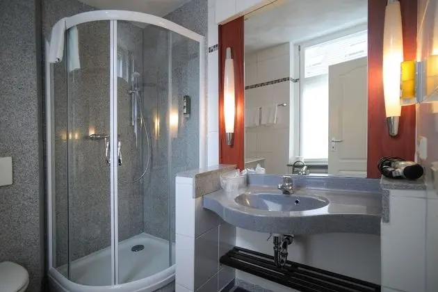 Tek Büyük Yataklı Oda, Balkon