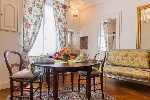 Luxury Apart Daire, 1 Yatak Odası, Avlu Manzaralı