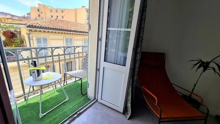 Superior Oda, Balkon