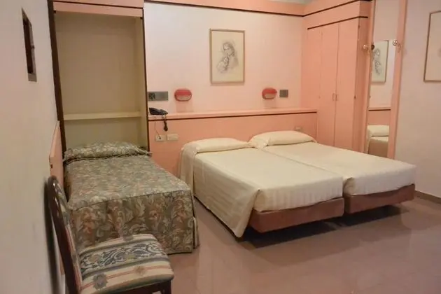 Standard Üç Kişilik Oda