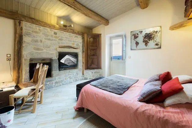 Comfort Tek Büyük Yataklı Oda (La Hutte Gauloise)