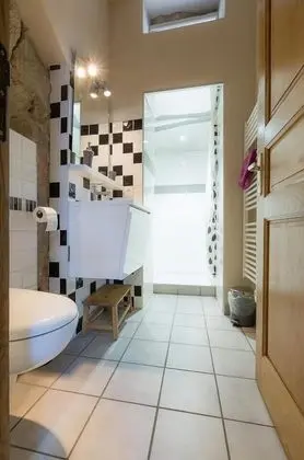 Comfort Tek Büyük Yataklı Oda (La Hutte Gauloise)