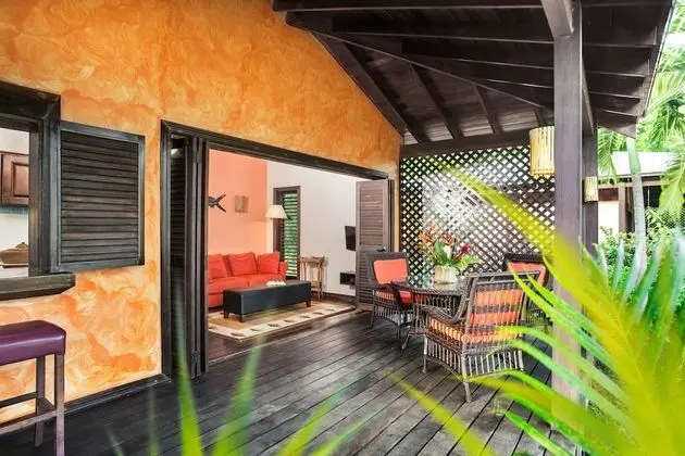 Suite, 1 Bedroom, Garden View (Upper Floor).