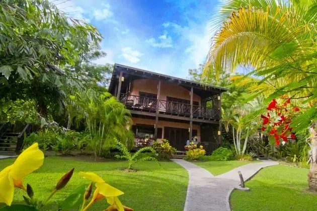 Suite, 1 Bedroom, Garden View (Upper Floor).