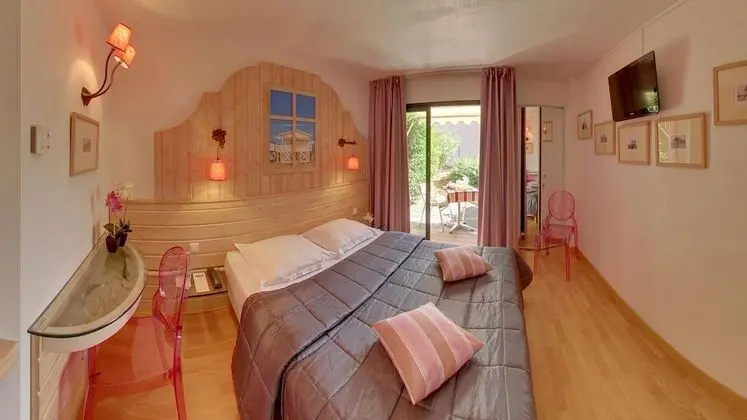 Comfort Tek Büyük Yataklı Oda