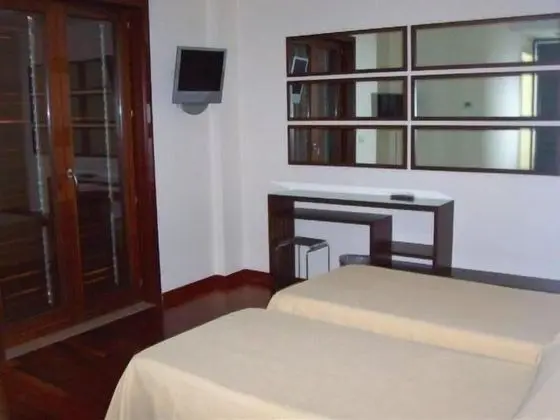 Classic Büyük Yataklı Tek Kişilik Oda