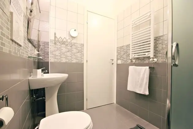 Üç Kişilik Oda, Özel Banyo
