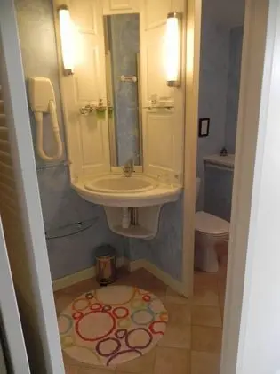 Comfort Tek Büyük veya İki Ayrı Yataklı Oda