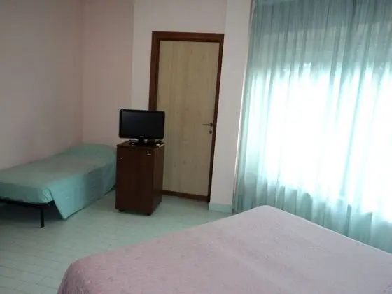 Standard Üç Kişilik Oda