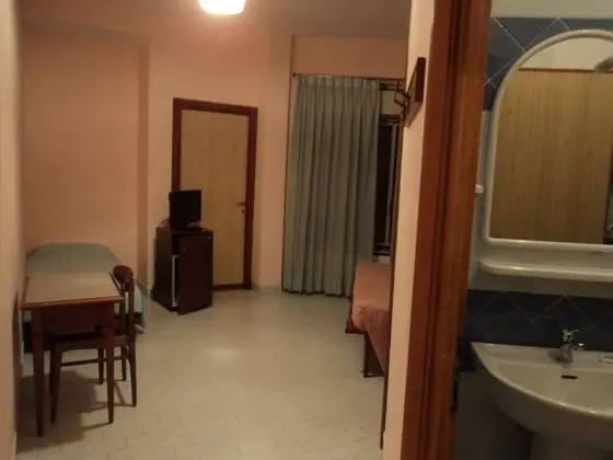 Standard Üç Kişilik Oda