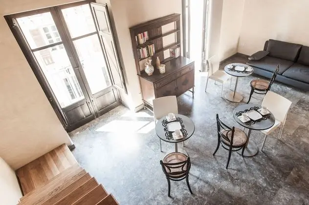 Design Üç Kişilik Oda, 3 Tek Kişilik Yatak, Özel Banyo, Şehir Manzaralı (Lavanda)