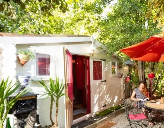 Basic Tek Büyük Yataklı Oda, Bahçe Manzaralı