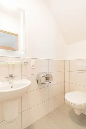 Üç Kişilik Oda