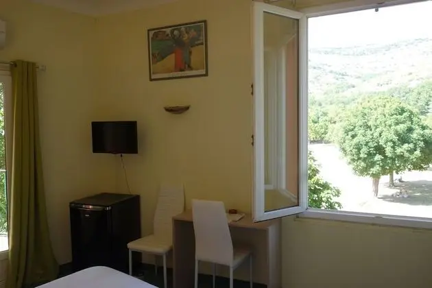 Standard Tek Büyük veya İki Ayrı Yataklı Oda, Teras