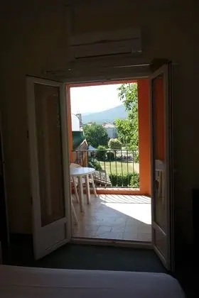 Standard Tek Büyük veya İki Ayrı Yataklı Oda, Teras