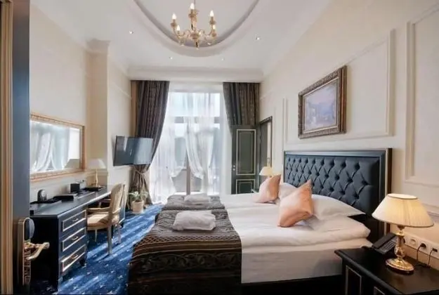 Deluxe Tek Büyük Yataklı Oda