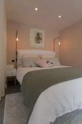 Classic Tek Büyük Yataklı Oda