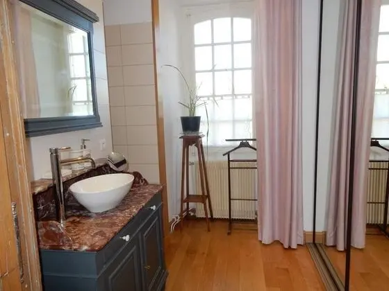 Tek Büyük Yataklı Oda (Les Pois de Senteur)