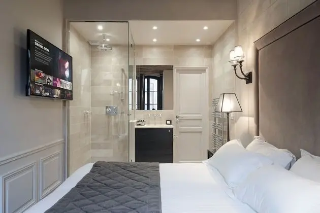 Classic Tek Büyük Yataklı Oda, 1 Büyük (Queen) Boy Yatak