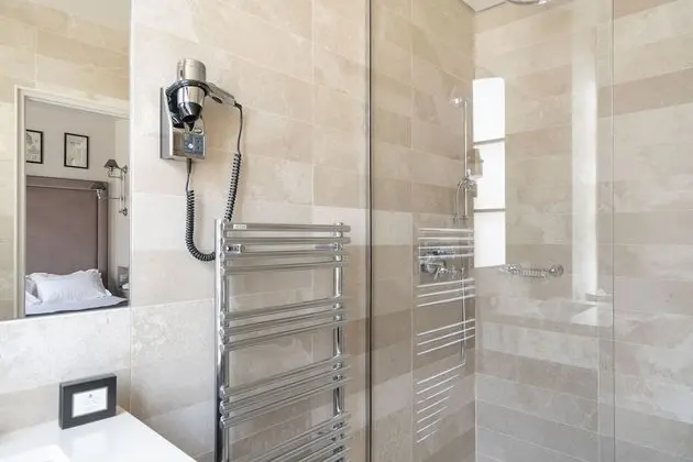 Standard Tek Büyük veya İki Ayrı Yataklı Oda, 1 Büyük (Queen) Boy Yatak