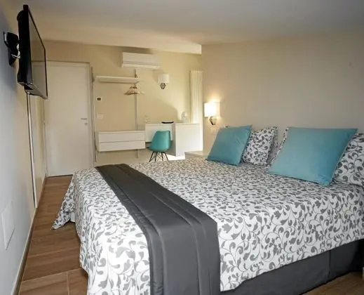 Tek Büyük Yataklı Oda (Turchese)