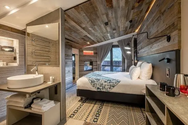 Romantic Süit, Dağ Manzaralı (Refuge)