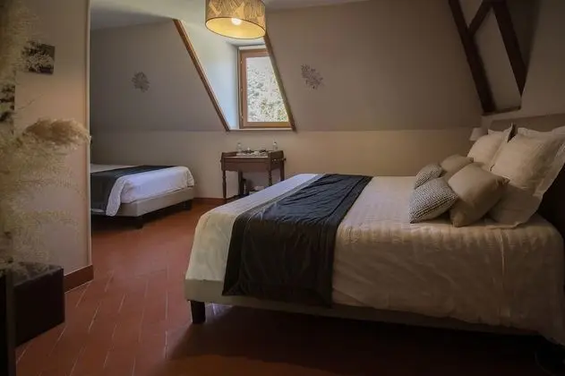 Üç Kişilik Oda (La Fleur de Lin)