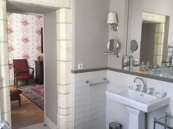 Deluxe Tek Büyük Yataklı Oda, 1 Yatak Odası, Sigara İçilmez, Özel Banyo (Pink)
